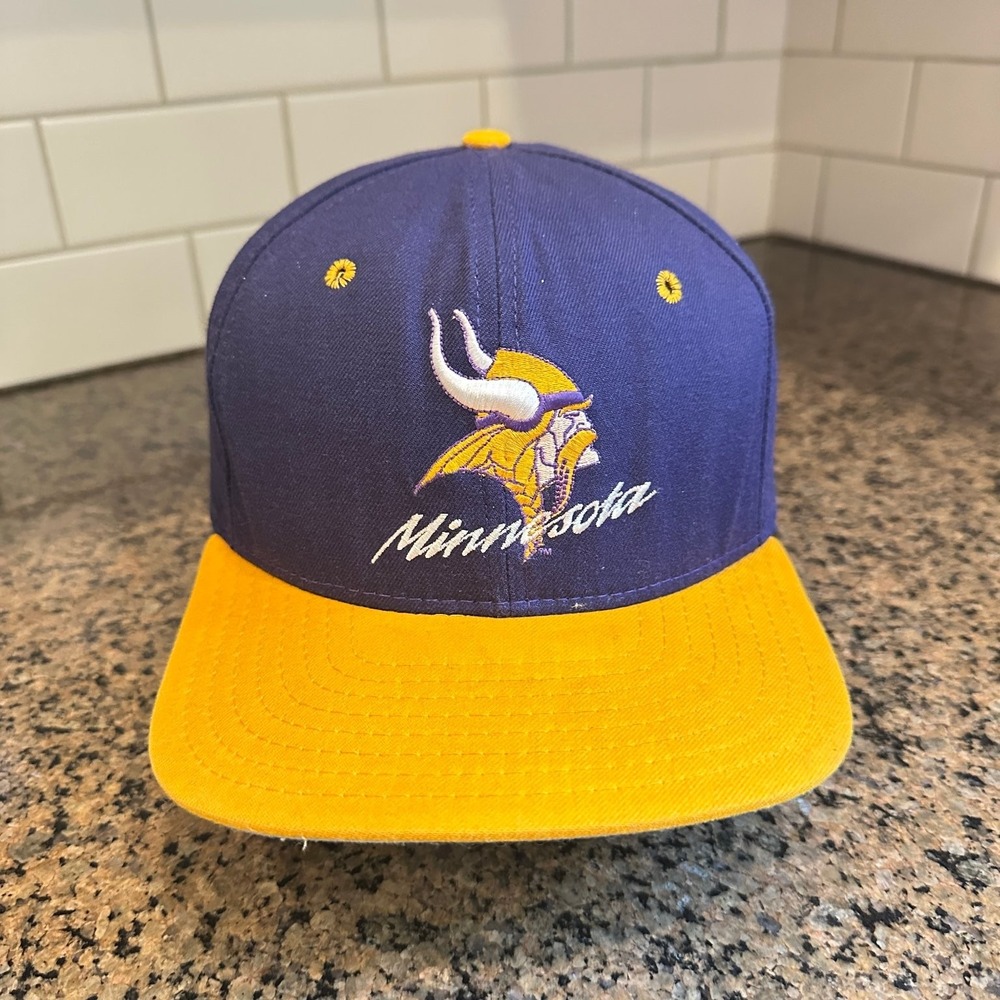 Vtg 90s Minnesota Vikings New Era Pro Model Snapback Hat Purple Wool Made in USA